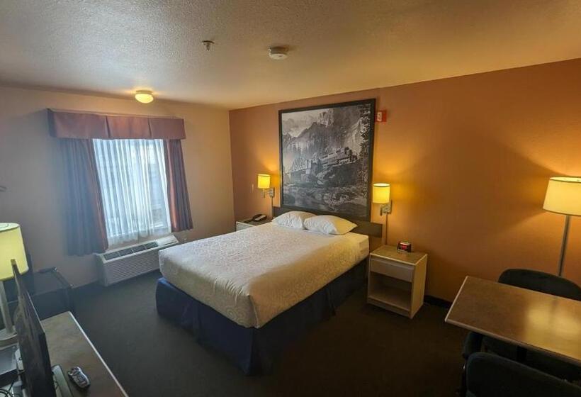 مُتل Ramada By Wyndham Cranbrook
