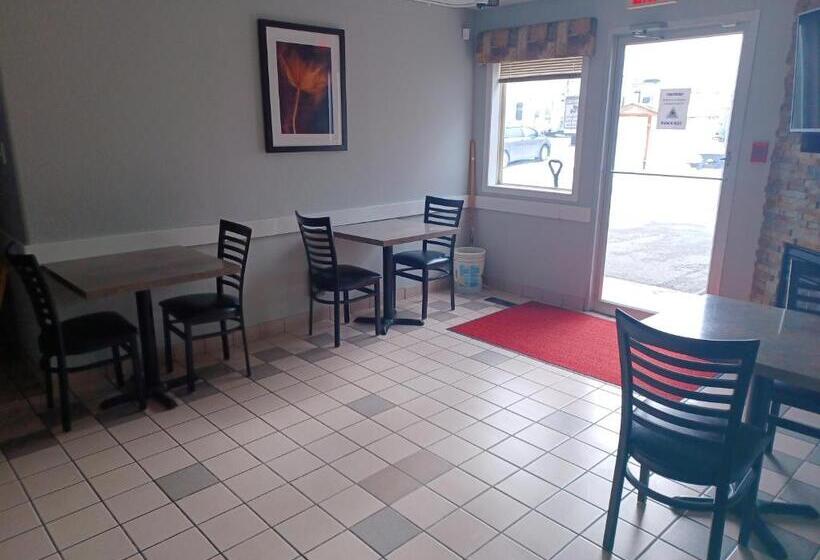 مُتل Ramada By Wyndham Cranbrook
