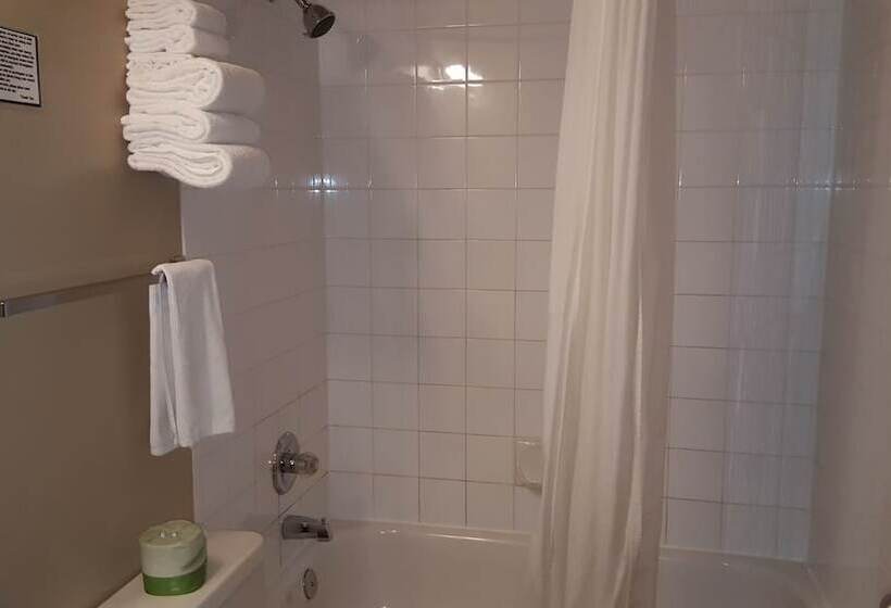 מוטל Super 8 By Wyndham Pincher Creek Ab