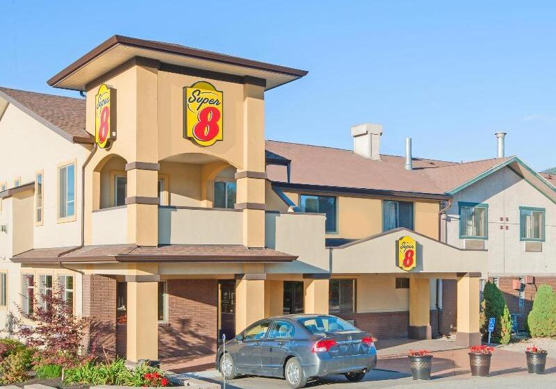 فندق على الطريق Super 8 By Wyndham Salmon Arm