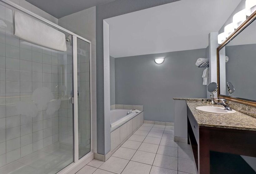 مُتل Surestay Plus Hotel By Best Western Drumheller