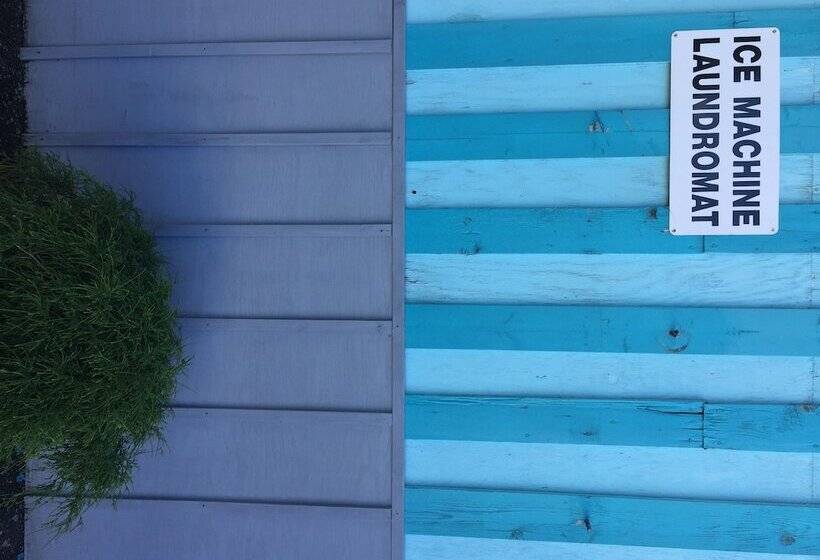 Tyee Village Motel