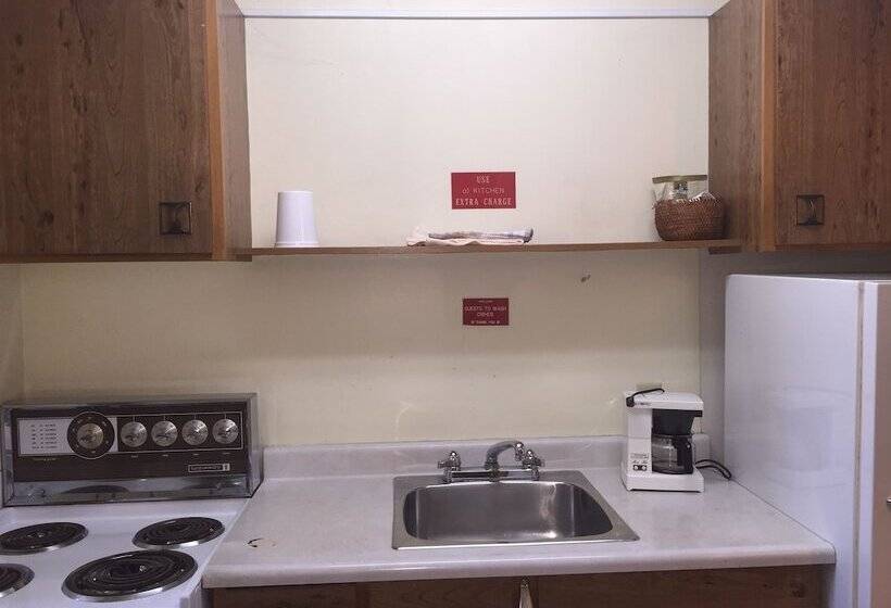 Tyee Village Motel