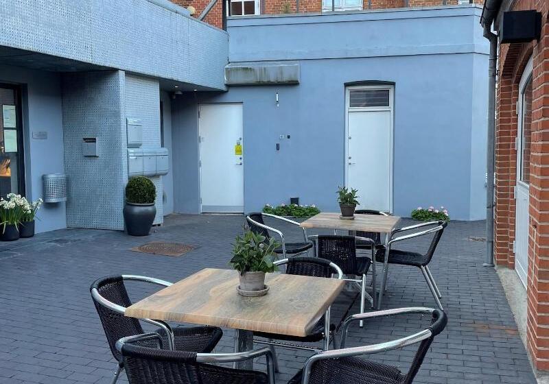هتل Herning City