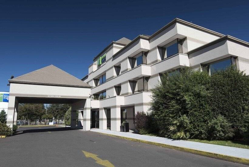 هتل Holiday Inn Express   Temuco, An Ihg
