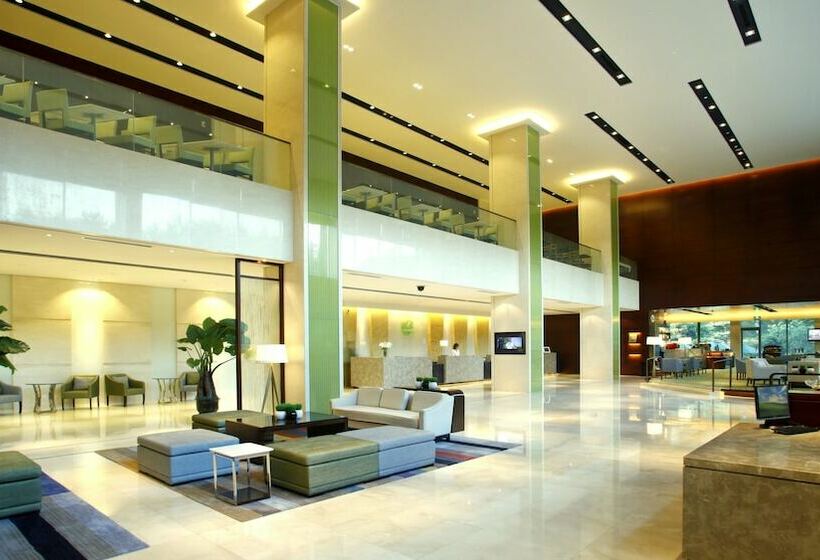 فندق Holiday Inn Wuhan Riverside