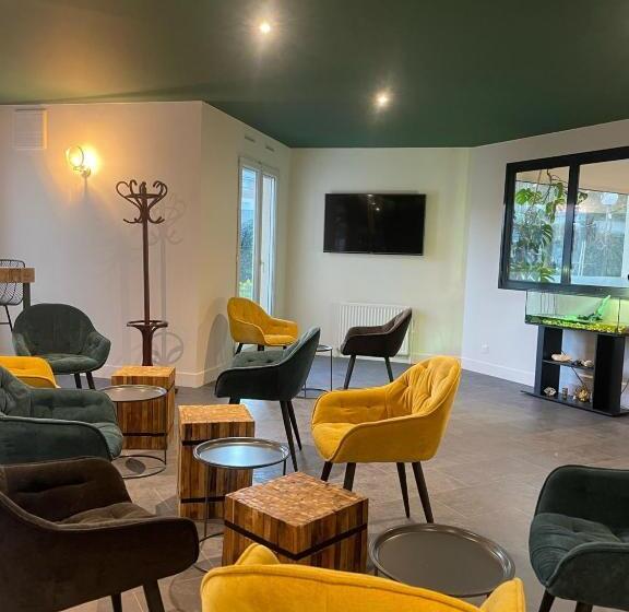 בית מלון כפרי Kyriad Saint Fargeau Ponthierry  Apollonia