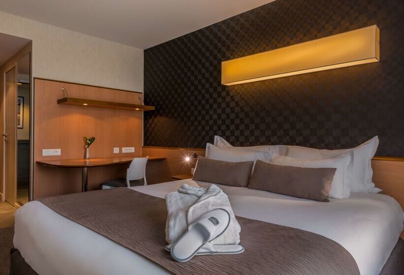 Отель Best Western Plus Paris Saclay