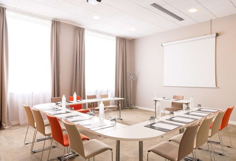 هتل Best Western Plus Paris Saclay