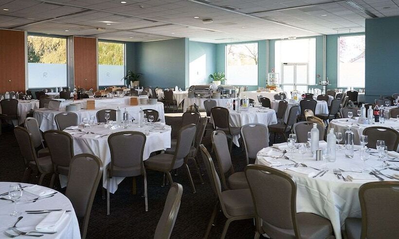 هتل Best Western Plus Paris Saclay