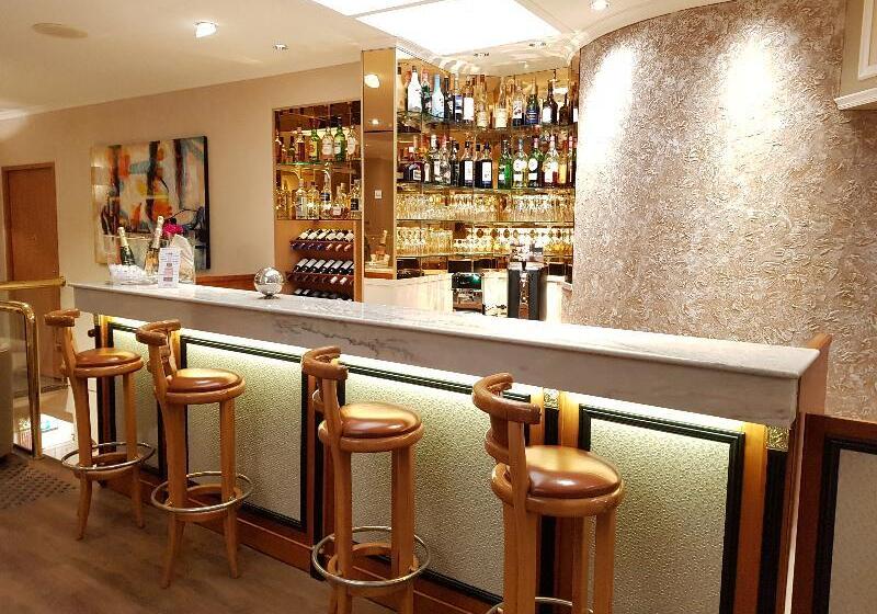 Fotos del hotel Champerret Elysees:  6