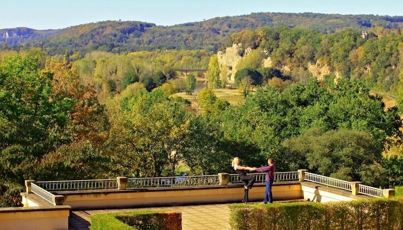 هتل Domaine De Rochebois & Spa Nuxe