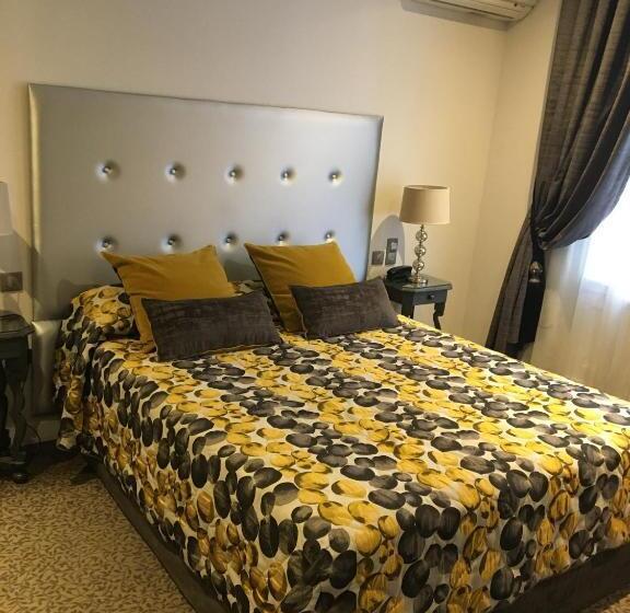 Fotos del hotel Grand Hotel Des Terreaux:  12