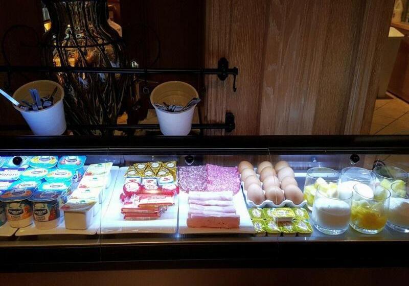 Fotos del hotel Hôtel De La Paix:  23