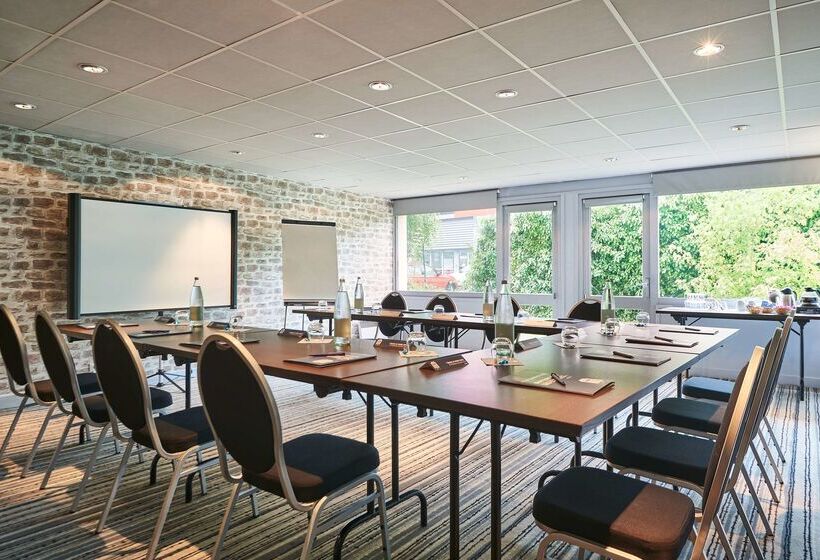 호텔 Kyriad Lille  Mons En Baroeul