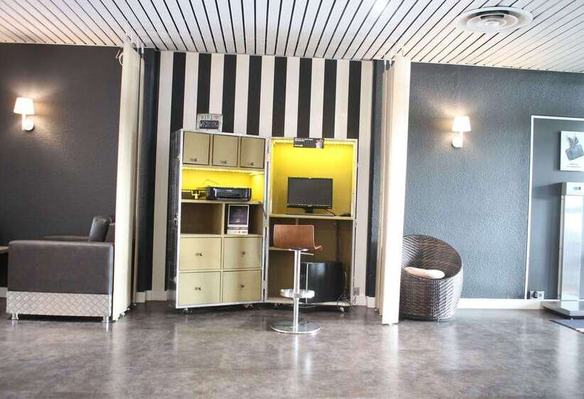 هتل Kyriad Hôtel Orly Aéroport   Athis Mons