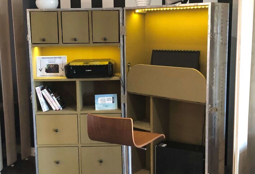 هتل Kyriad Hôtel Orly Aéroport   Athis Mons