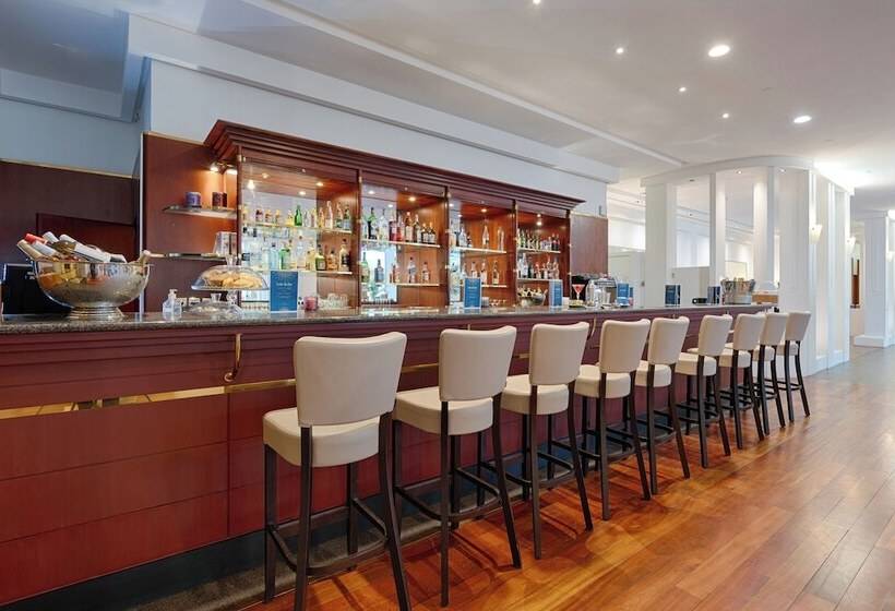 Hotel Occidental Paris Levallois