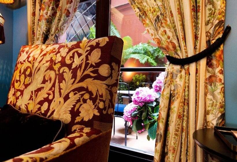 Fotos del hotel Hôtel Bourg Tibourg:  4