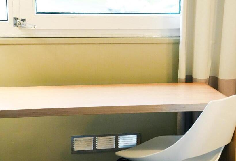 ホテル Ibis Caen Porte D’angleterre