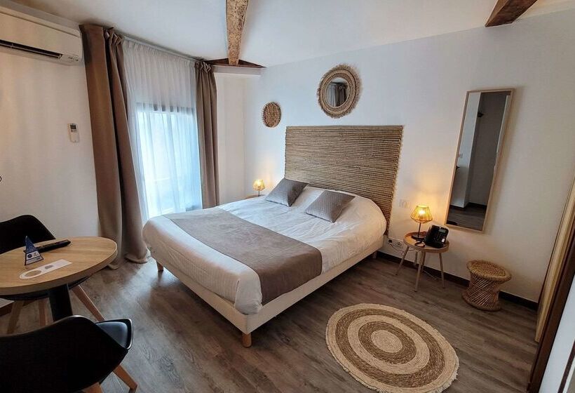 هتل Hôtel Le Valois, Cognac Centre