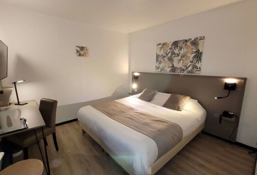 هتل Hôtel Le Valois, Cognac Centre