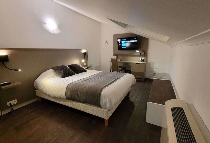 هتل Hôtel Le Valois, Cognac Centre