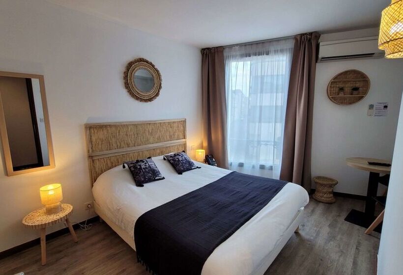 هتل Hôtel Le Valois, Cognac Centre