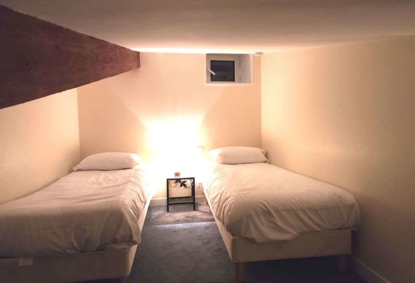 هتل Hôtel Le Valois, Cognac Centre