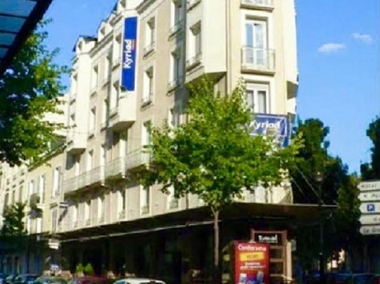 هتل Kyriad Vichy Spa Cinq Mondes