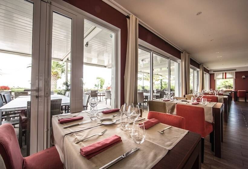 هتل Hôtel Et Résidence La Réserve