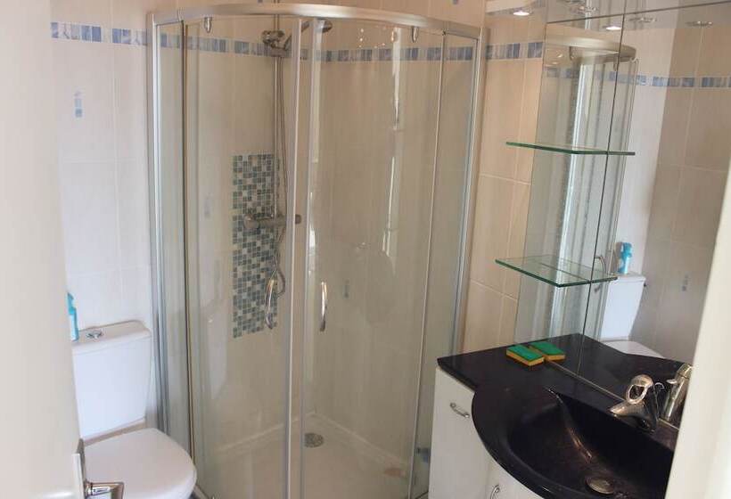 هتل Le Crystal Dinard Plage
