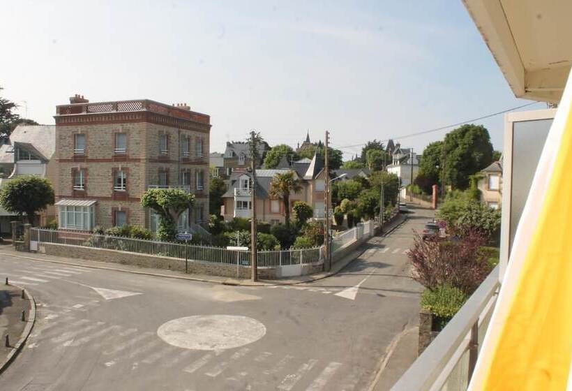 هتل Le Crystal Dinard Plage