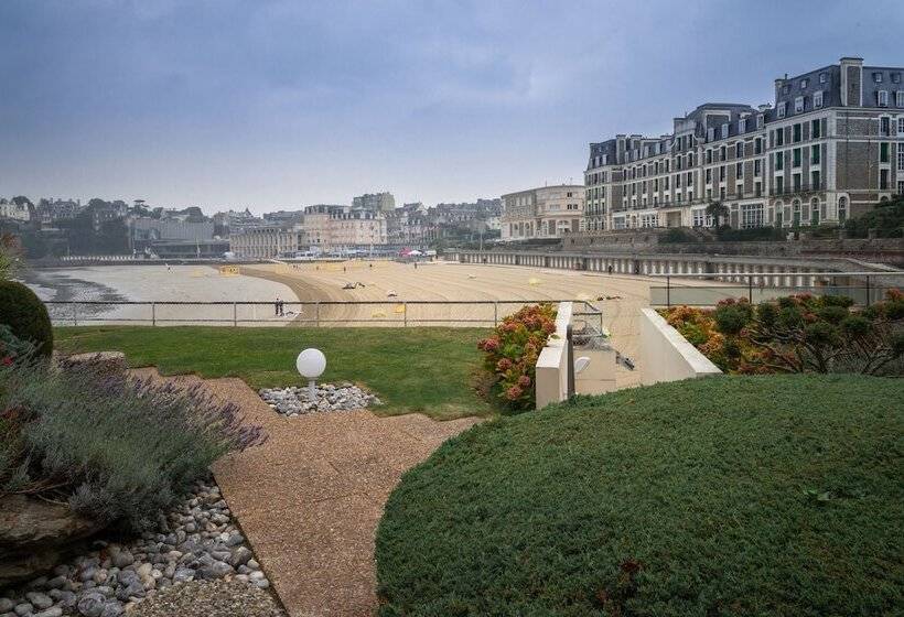 هتل Le Crystal Dinard Plage