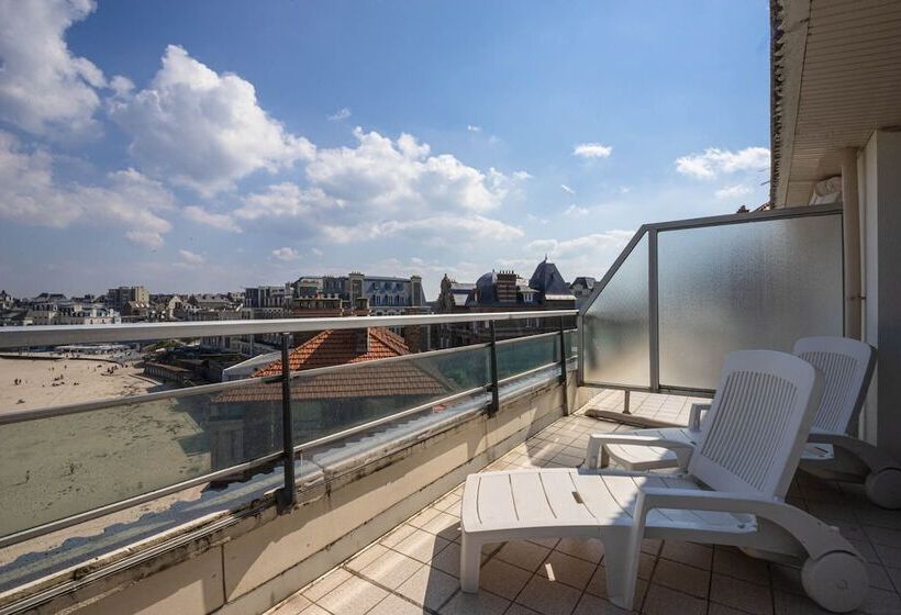 هتل Le Crystal Dinard Plage