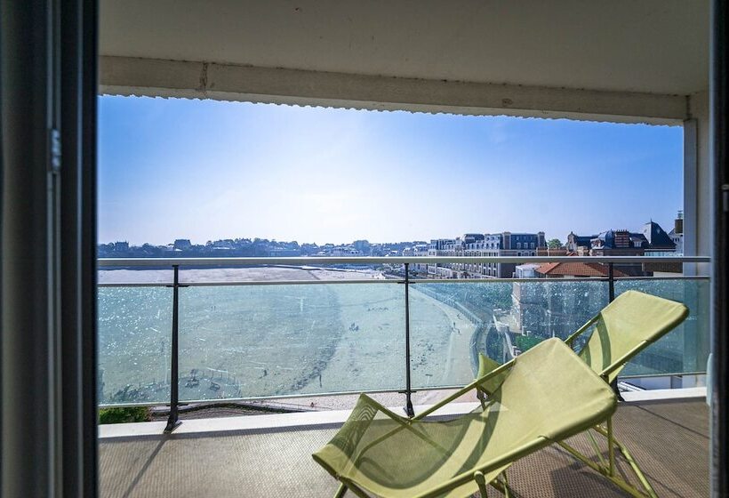 هتل Le Crystal Dinard Plage