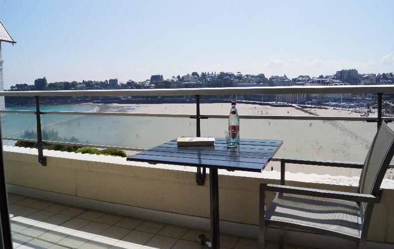 هتل Le Crystal Dinard Plage
