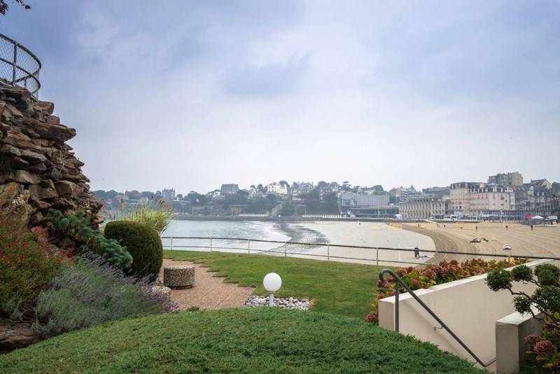 هتل Le Crystal Dinard Plage
