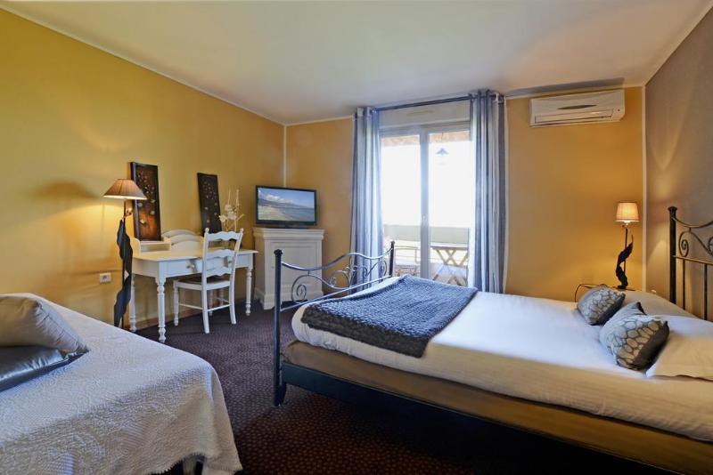 هتل Hôtel Les Jardins