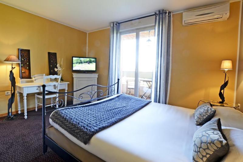هتل Hôtel Les Jardins