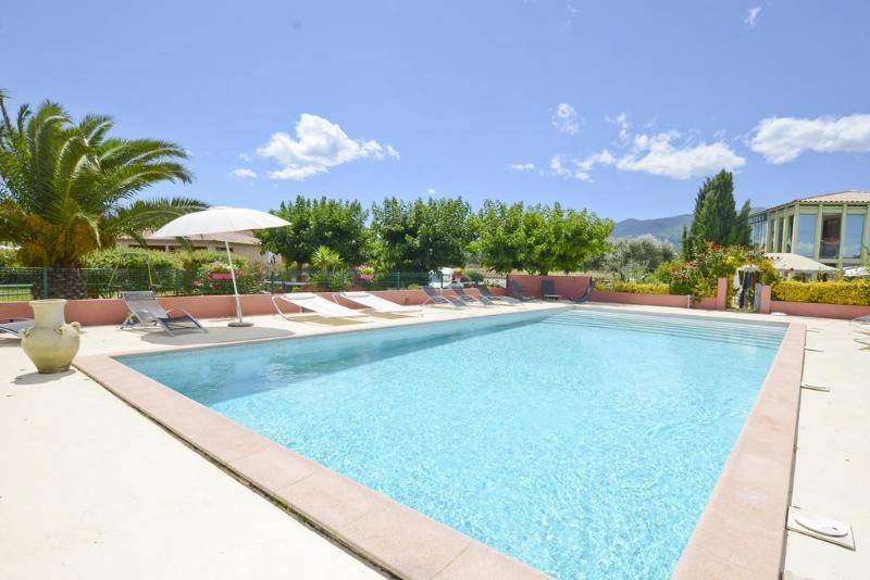 هتل Hôtel Les Jardins