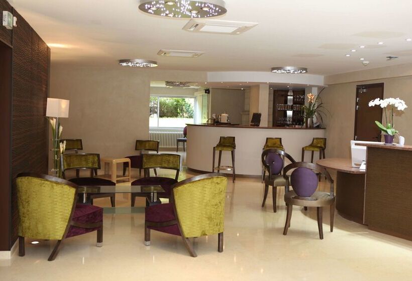 هتل Hôtel Les Trois Roses, Meylan Grenoble The Originals Boutique