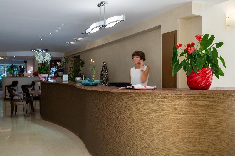 هتل Hôtel Les Trois Roses, Meylan Grenoble The Originals Boutique