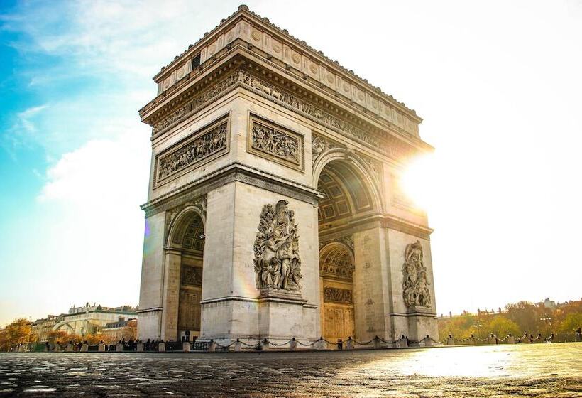 Отель Avalon  Paris Gare Du Nord