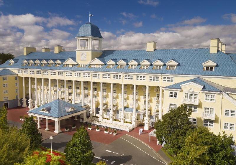 Hotel Disney Newport Bay Club