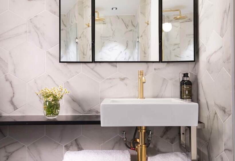 ホテル Maxim Folies