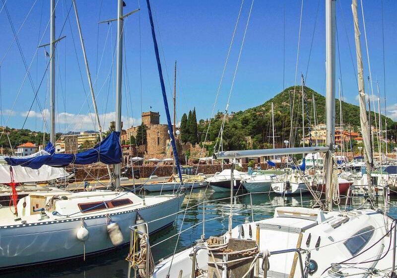 هتل Mercure Cannes Mandelieu