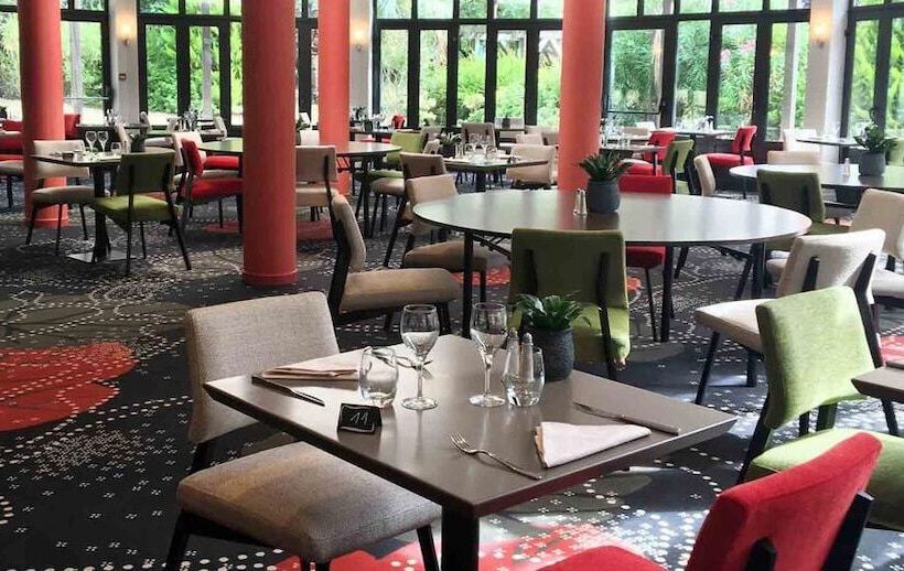 هتل Hôtel Oceania Nantes Aéroport