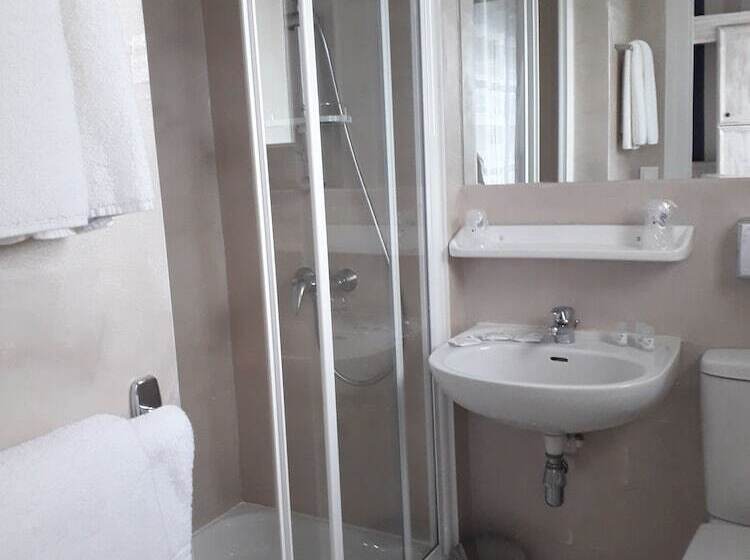 هتل Hôtel The Originals Miramar, Royan Pontaillac