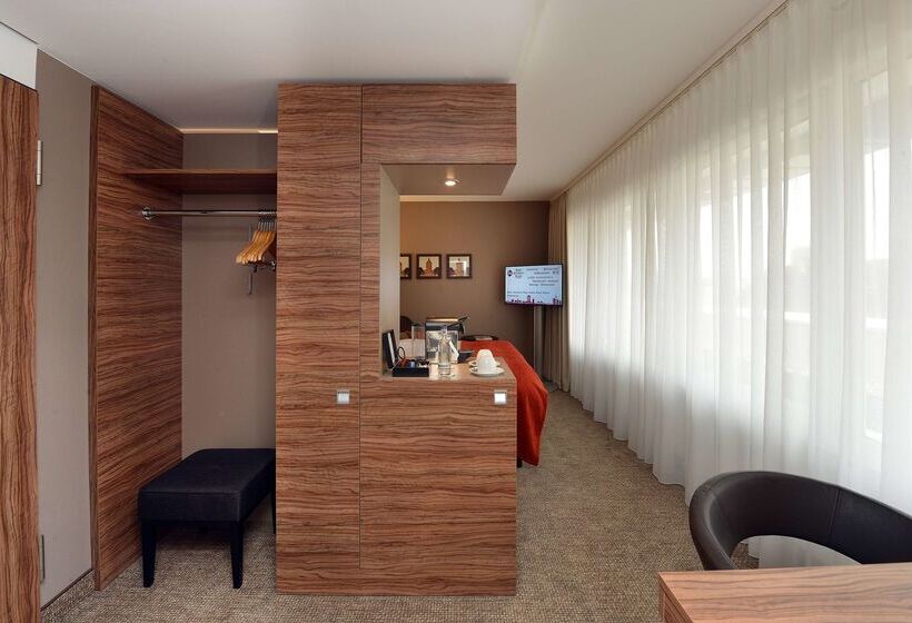בית מלון כפרי Best Western Plus Delta Park
